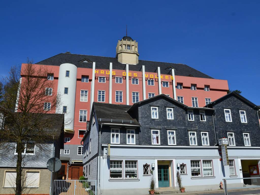 Haus des Volkes, Bauhaus-Hotel in Probstzella