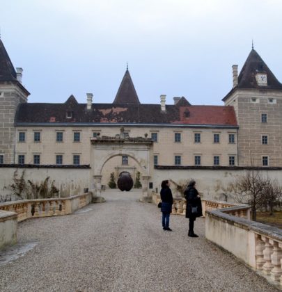 Schloss Walpersdorf; ausgewählte Möbel und wunderbares Essen im Balthasar