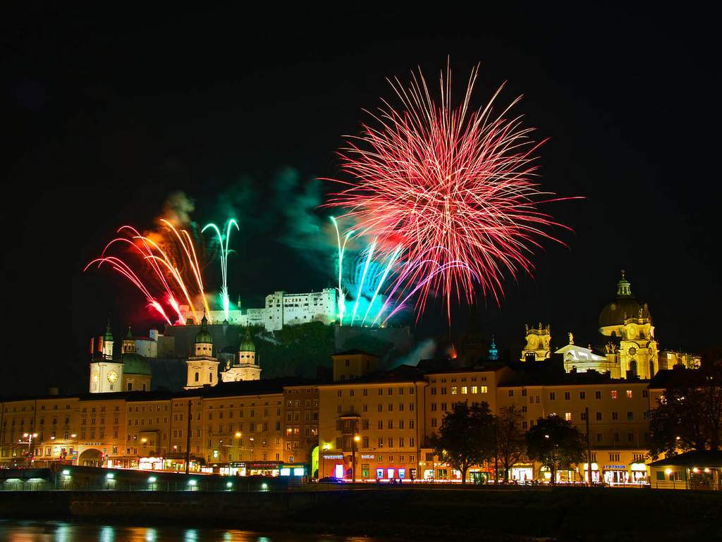 Feuerwerk über der Stadt Salzburg